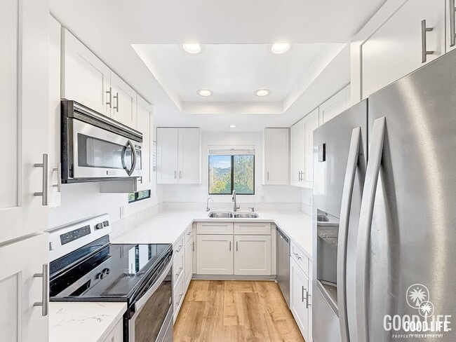 Primary Photo - Move-In Ready Condo Overlooking The Height...