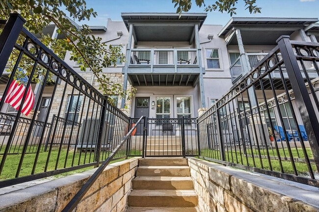 Building Photo - 2520 Bluebonnet Ln