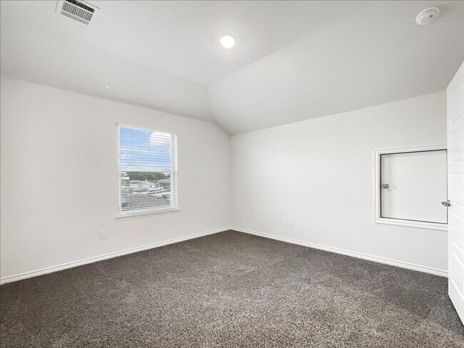 Building Photo - PRICE REDUCTION. 4-bed 2.5-bath 2714 sqft house located in DR Horton's Millstone subdivision