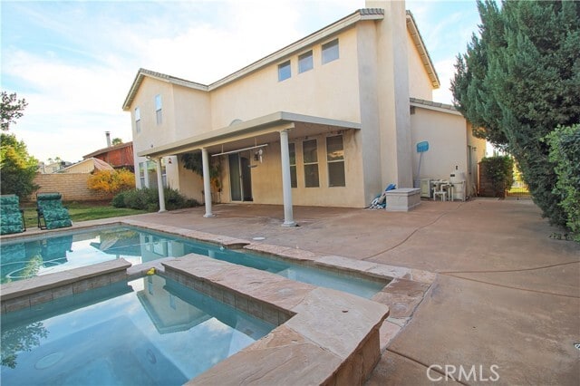 Building Photo - 206 N La Salle St