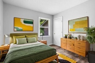 Building Photo - Warrenton Village
