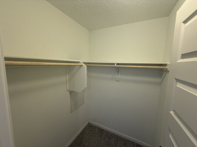 Building Photo - 6624 Yawkey Way NE