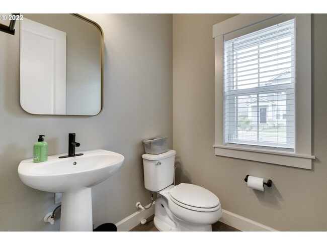 Building Photo - Beautiful Contemporary Home in Hillsboro near Reed's Crossing