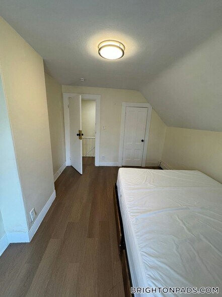 Building Photo - 44 Winship St