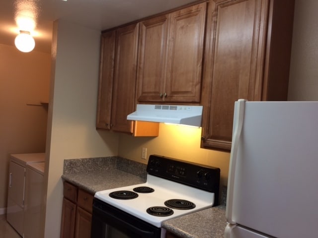 Building Photo - 7819 Camino Glorita