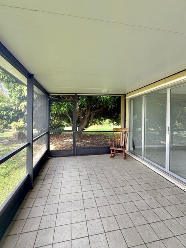 Building Photo - 7257 Pine Park Dr N