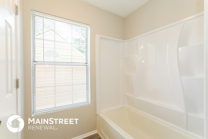 Building Photo - 3020 Linden Dr