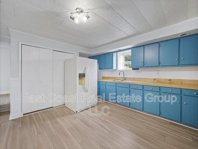 Building Photo - 528 Hack Wilson Way