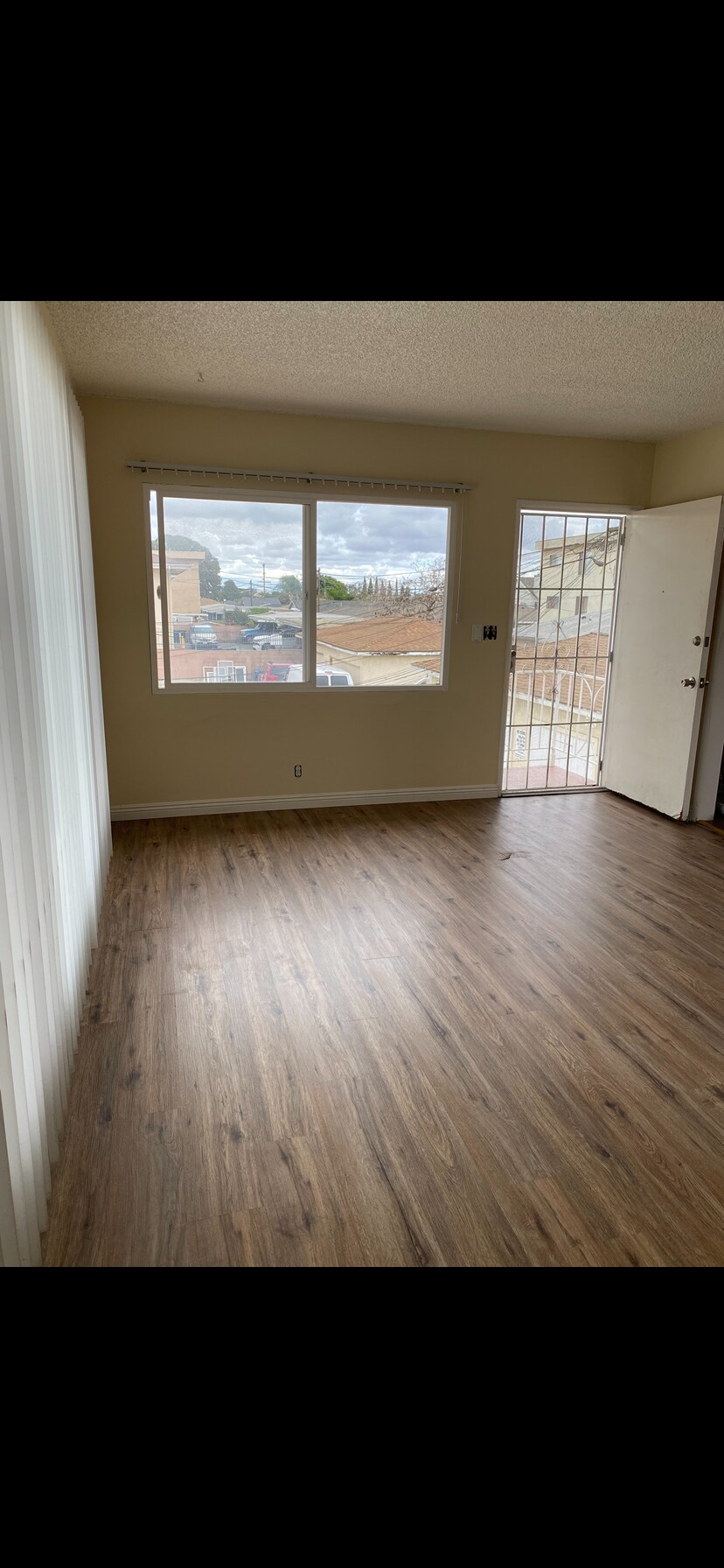 Building Photo - 4380 W 136th St