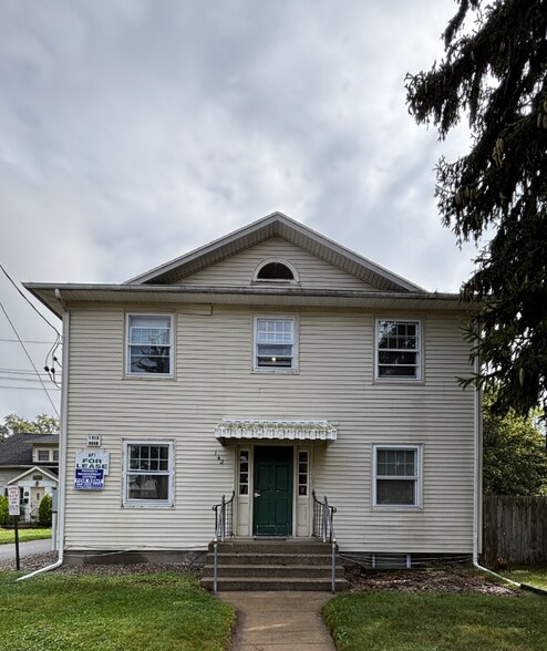 Primary Photo - 142 N Riverview Dr