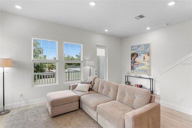 Building Photo - 114-121 21st St N