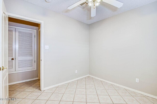 Building Photo - 6076 Los Siglos Dr