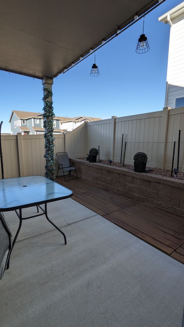 Building Photo - IMMACULATE 4 BED/2.5 BATH CUSTOM BUILT HOME IN SKYLINE RIDGE!