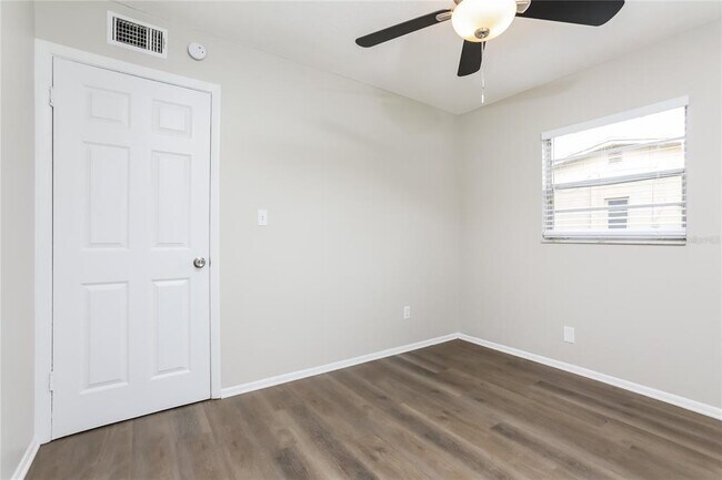 Building Photo - 6923 Yucatan Dr