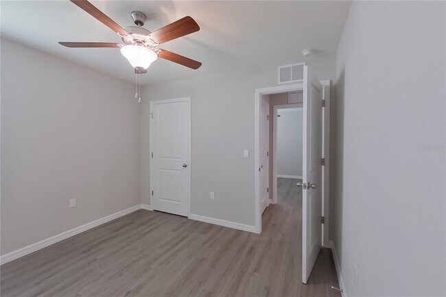 Building Photo - 8700 SW 43rd Ter
