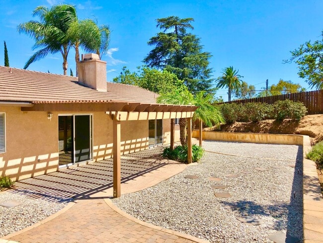 Building Photo - Light & Bright Single-Story Home in the Heart of Fallbrook, Complete with Private, Fully Fenced B...