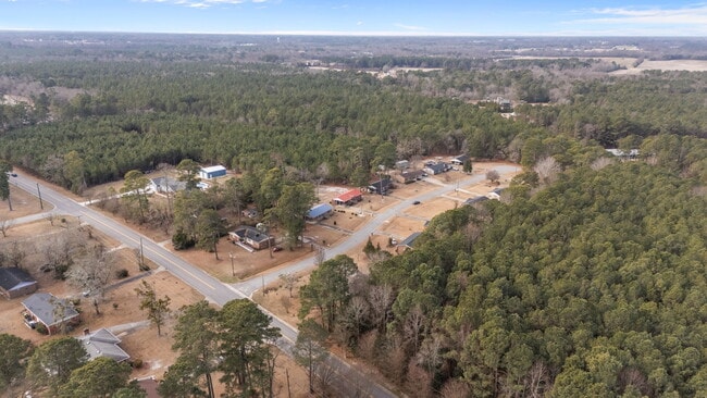 Building Photo - 904 Jennifer Ln