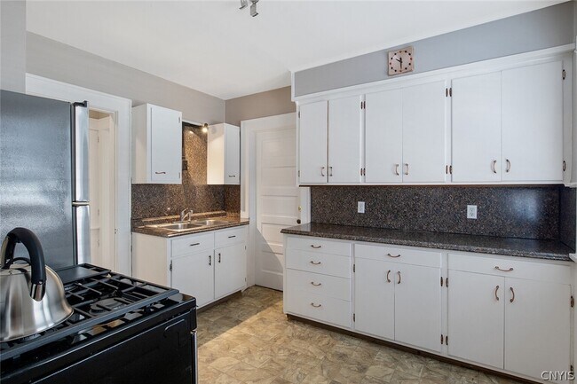 Building Photo - 967 Wadsworth St