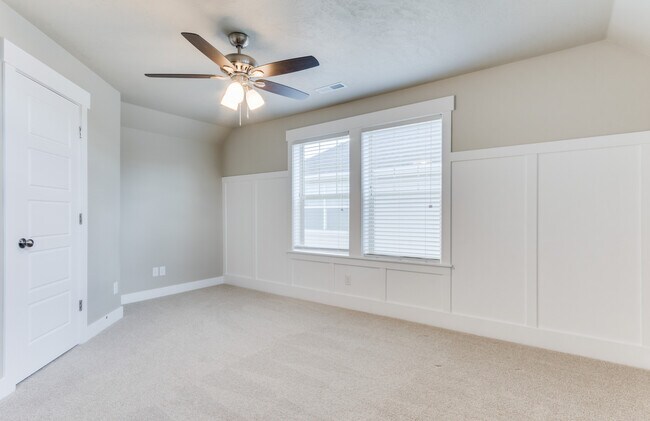 Building Photo - Mapleton Home