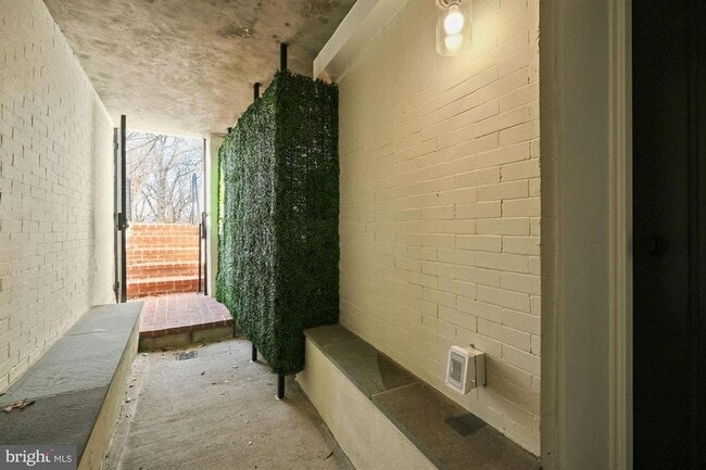 Building Photo - 1979 Biltmore St NW