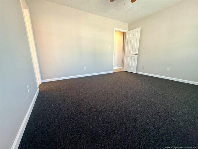 Building Photo - 224 Waterdown Dr