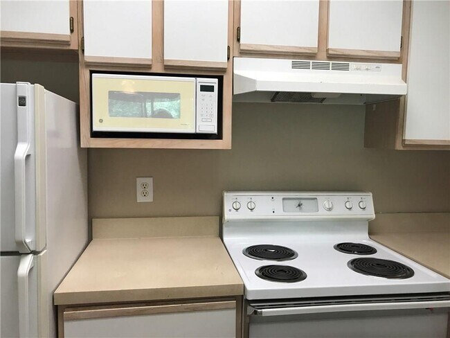 Building Photo - 6000-14 Shepherd Mountain Cove