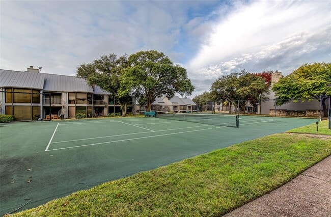 Building Photo - 177 World of Tennis Sq
