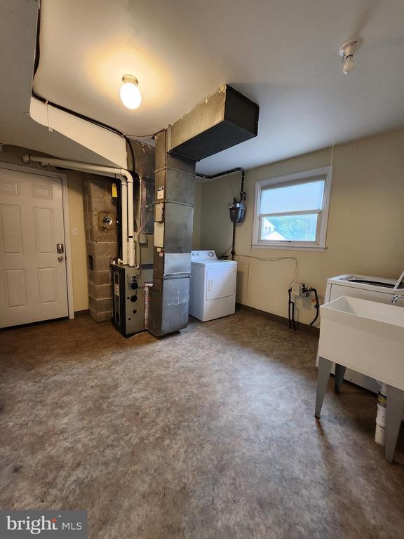 Building Photo - 2622 Boxwood Dr