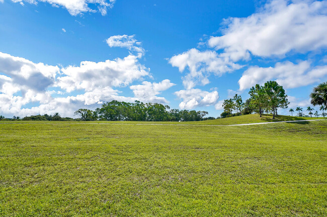 Building Photo - 170 Meadowlark Dr