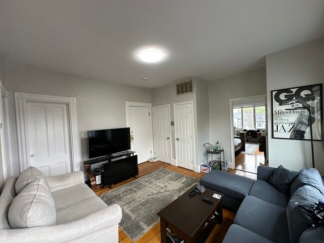 Building Photo - 602 Dorchester Ave