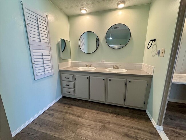 Building Photo - 8066 Highpoint Blvd