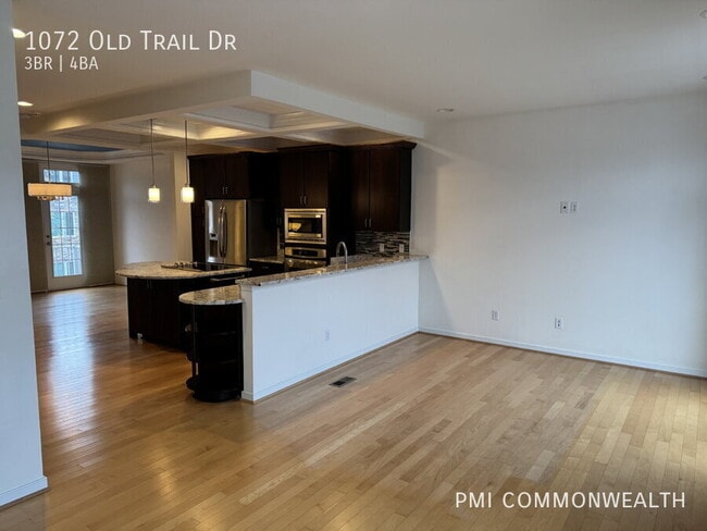 Building Photo - 1072 Old Trail Dr