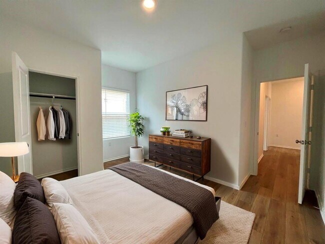 Building Photo - 14413 Dora Amellia Cv