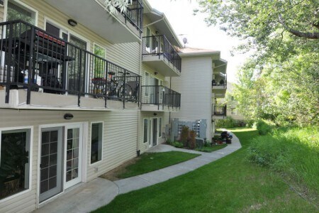 Building Photo - 640 Lake Elmo Dr