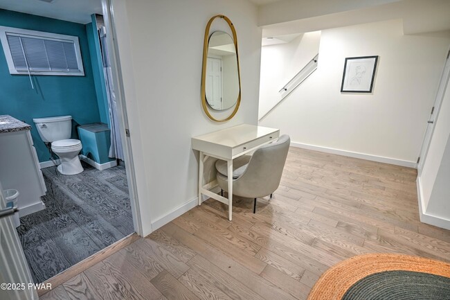 Building Photo - 413 Sunset Forest Dr