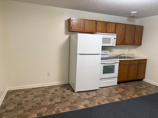 Building Photo - 419 Gibson Ln