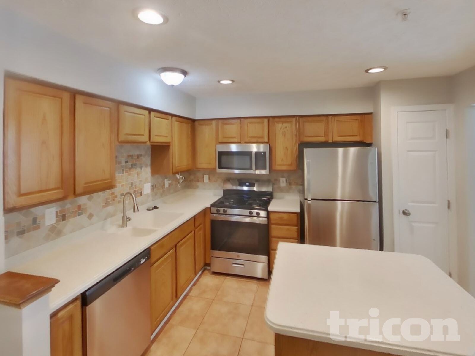 Building Photo - 9851 Bayline Cir