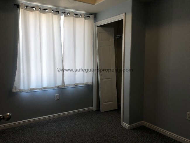 Building Photo - Fabulous 2 Bedroom Condo in Sandy