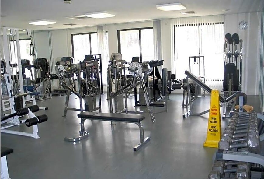 Building Photo - 10 Village Brook Ln