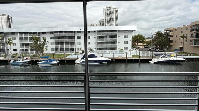 Building Photo - 3849 NE 169th St