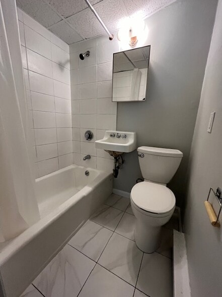 Building Photo - 505 Beacon St