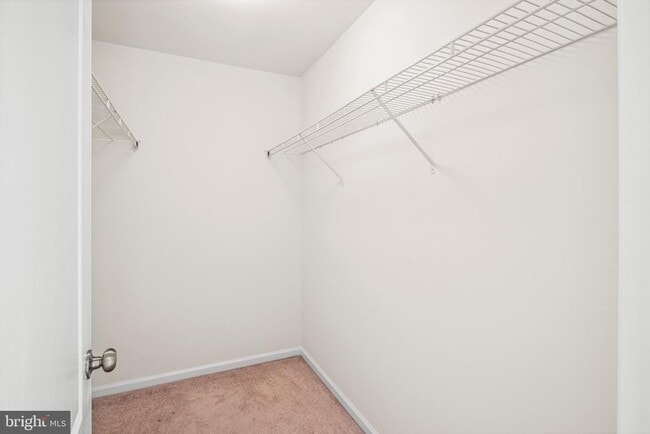 Building Photo - 396 Delmar St