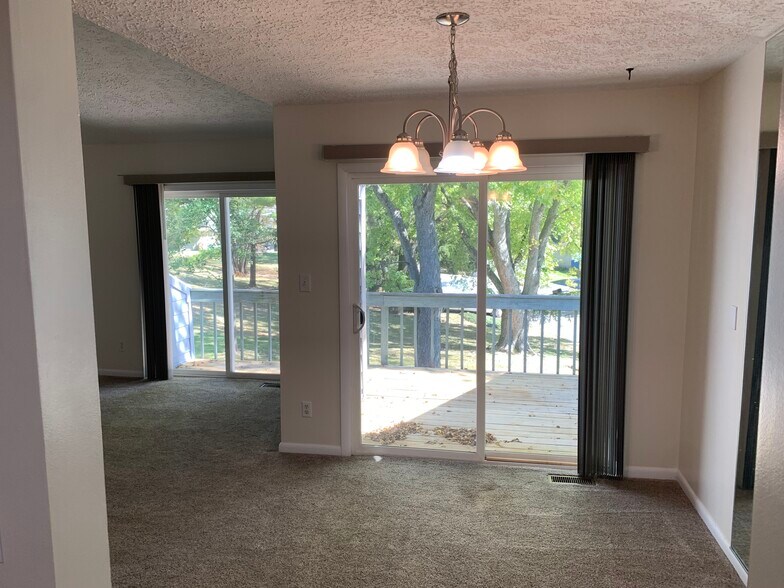 Dining area and deck - 197 Sugarwood Ln