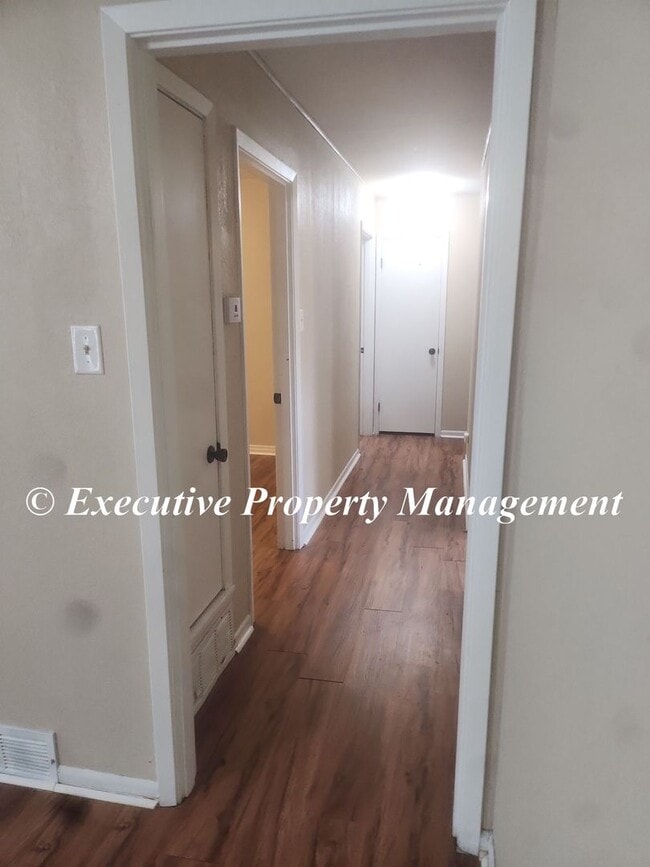 Building Photo - 107 N 28th St