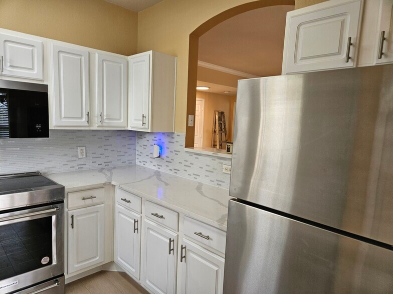 Building Photo - 7442 S Quail Cir