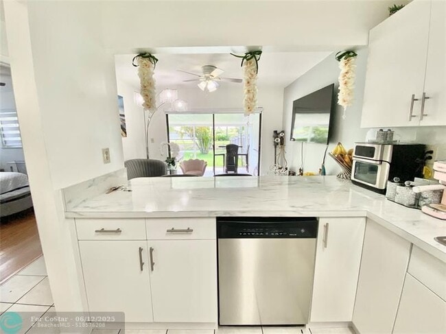 Building Photo - 416 SW 96th Ct