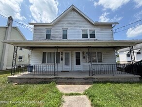Building Photo - 831-831 Albert St
