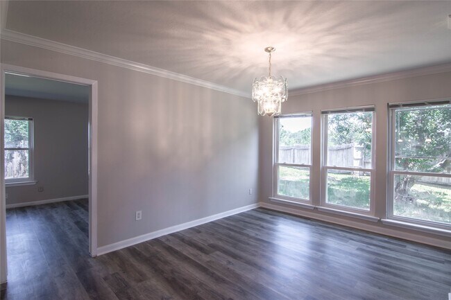 Building Photo - 15806 Val Verde Dr