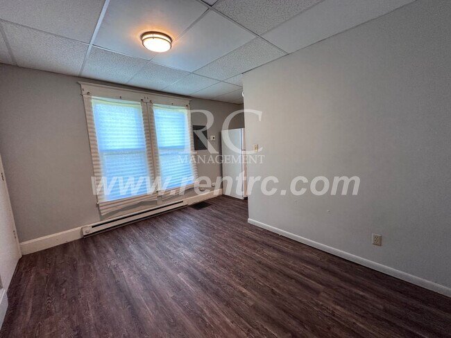 Building Photo - 1114-A Gilbert-