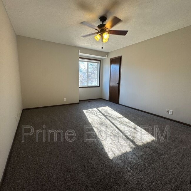 Building Photo - 6235 Holdrege St